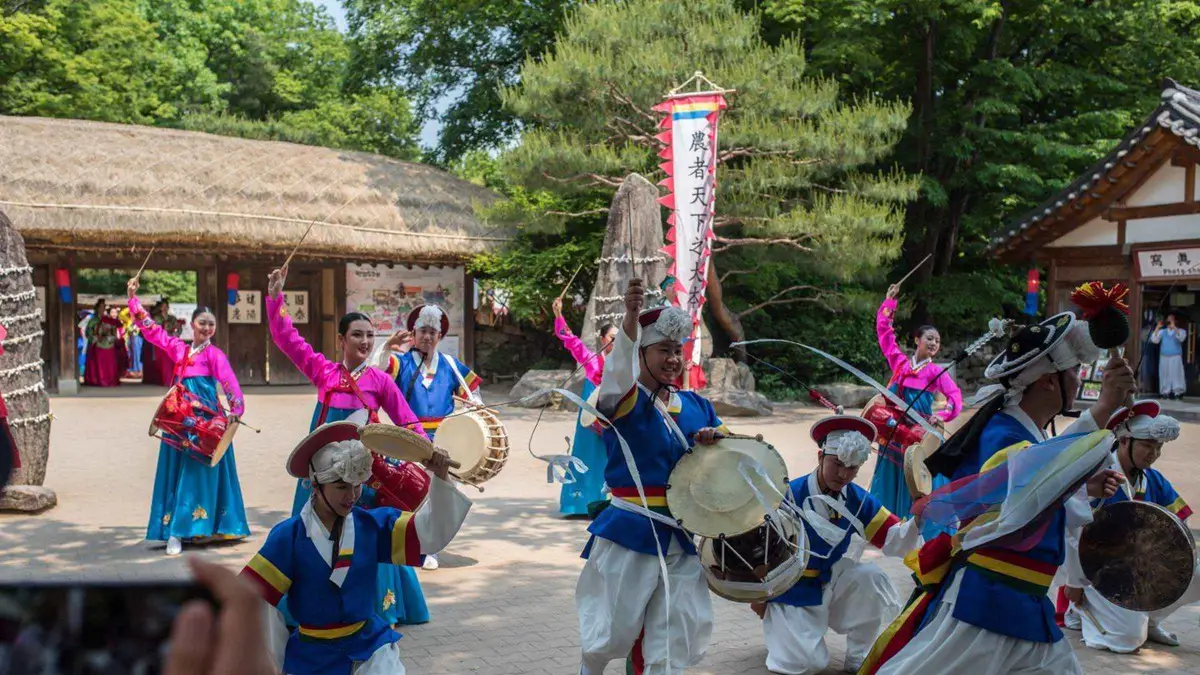 Seoul: Suwon Hwaseong, Starfield Library, Folk Village tour — a Seoul tour listing on this Seoul city guide, South Korea