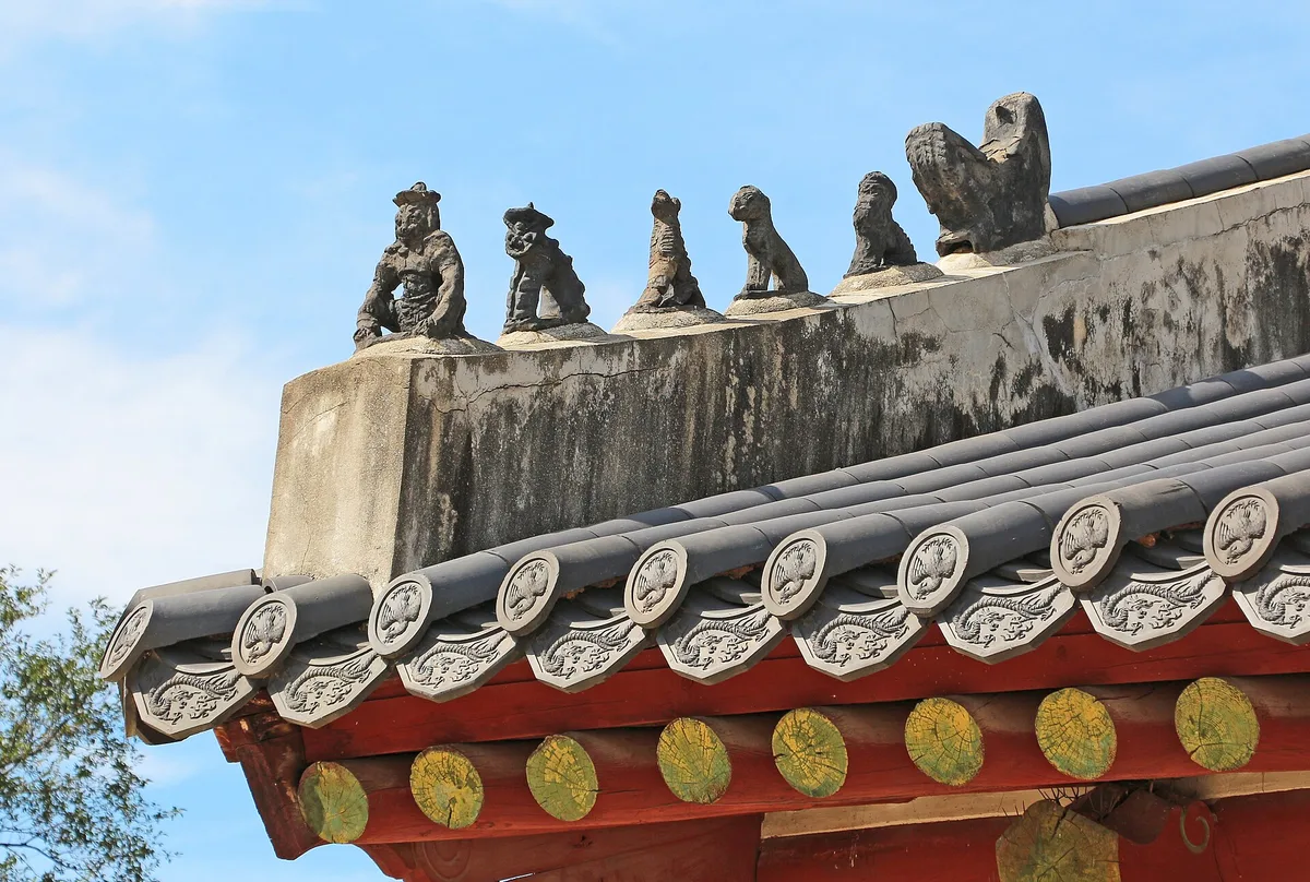 The main hall and stone courtyard of Jongmyo royal ancestral shrine, Seoul, South Korea